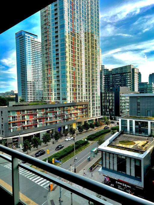 Luxurious Condo In The Center Of Downtown Toronto Exterior foto